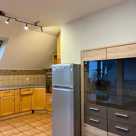 Vintage Maisonette In Center *