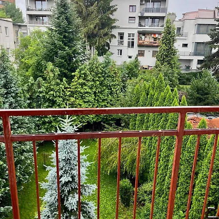 Vintage Maisonette In Center